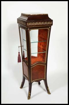 French Louis XV Style Gilt Mounted Kingwood Pedestal Vitrine Cabinet circa 1880 - 3865304