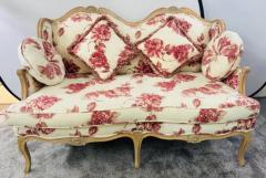 French Louis XV Style Settee or Canape With Floral Upholstery in Red White - 2865542