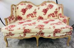 French Louis XV Style Settee or Canape With Floral Upholstery in Red White - 2865555