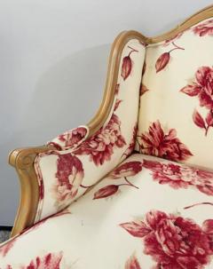 French Louis XV Style Settee or Canape With Floral Upholstery in Red White - 2865622