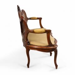 French Louis XV Walnut Loveseat - 1418970