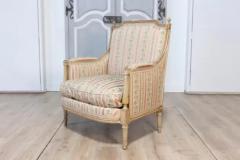 French Louis XVI Period 1790s Parcel Gilt Marquise Chair with Carved D cor - 3715299