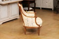 French Louis XVI Period Late 18th Century Walnut Berg re Chair with Curving Back - 3556004