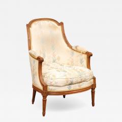 French Louis XVI Period Late 18th Century Walnut Berg re Chair with Curving Back - 3560695