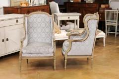 French Louis XVI Style Berg res Oreilles with Carved Motifs and Upholstery - 3521608