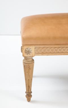 French Louis XVI Style Carved Pine Bench with Leather Seat - 2402689