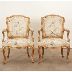 French Pair of 18th Century Louis XV Gold Gilt Fauteuils - 3069405