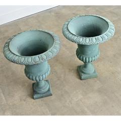 French Pair of 19th Century Cast Iron Urns - 4550129