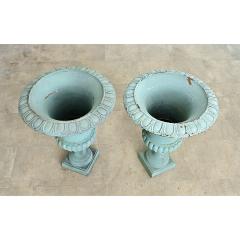 French Pair of 19th Century Cast Iron Urns - 4550140