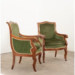 French Pair of 19th Century Walnut Bergeres - 3314244