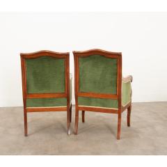 French Pair of 19th Century Walnut Bergeres - 3314268