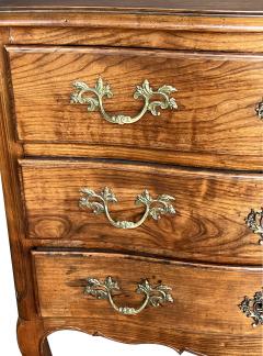 French Provincial Louis XV Style Arbal te form Walnut 3 Drawer Chest - 3721881