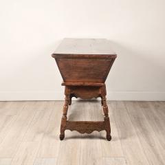 French Provincial Walnut Dough Bin circa 1800 - 4556870