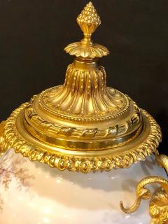 French Serves Painted Rams Head Bronze Mounted Lidded Vase Centerpiece or Urn - 2991492