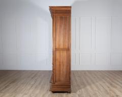French Solid Walnut Bookcase with Carved Columns Late 19th Century - 4313701