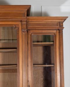 French Solid Walnut Bookcase with Carved Columns Late 19th Century - 4313723