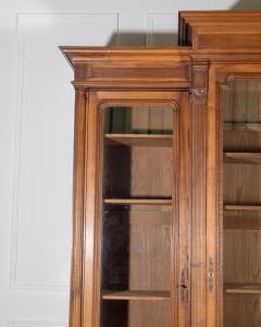 French Solid Walnut Bookcase with Carved Columns Late 19th Century - 4313725