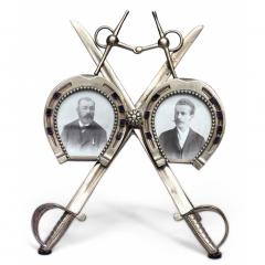 French Victorian Brass Horseshoe Picture Frame - 4695058