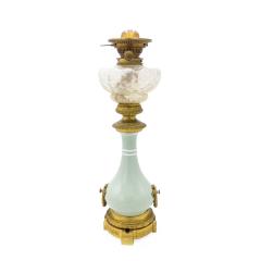 French Victorian Porcelain Oil Lamp with Gilt Mounts - 4729349