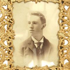 French Victorian Style Gilt Filigree Picture Frame - 4673328