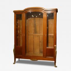 French Victorian Walnut Bookcase - 4634698