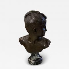 French Victorian bronze bust of a young girl with her head turned A Boucher  - 4643939