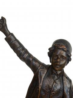 French Victorian bronze of a boy selling newspapers on a marble plinth - 4665934