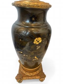 French Victorian gilt candellabra with Japanese bronze vase - 4634284