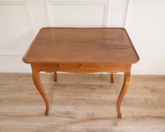 French Walnut Cabaret Table with Frieze Drawer Late 18th Century - 4437910