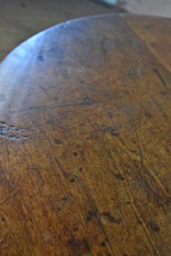 French early 17th Century Henry IV Oval Walnut Center or Dining Table - 922945