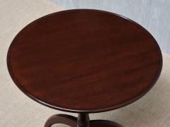 Frits Henningsen Frits Henningsen Three Legged Side Table in Mahogany Denmark 1940s - 4580019