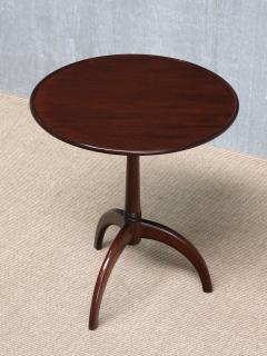 Frits Henningsen Frits Henningsen Three Legged Side Table in Mahogany Denmark 1940s - 4580026