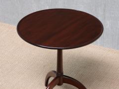 Frits Henningsen Frits Henningsen Three Legged Side Table in Mahogany Denmark 1940s - 4580027