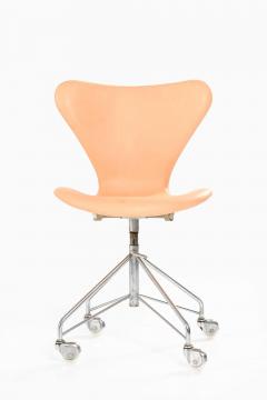 Fritz Hansen Pair of Arne Jacobsen Office Chairs in Steel and Leather by Fritz Hansen 1960s - 4645762