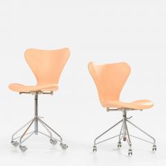 Fritz Hansen Pair of Arne Jacobsen Office Chairs in Steel and Leather by Fritz Hansen 1960s - 4648386
