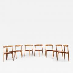 Fritz Hansen Set of 8 Oak and Teak Heart Chairs by Hans Wegner Denmark 1950s - 1624490