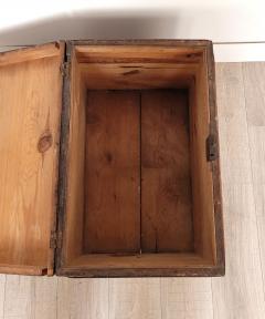 Fruitwood American Chest circa 1800 - 2812418