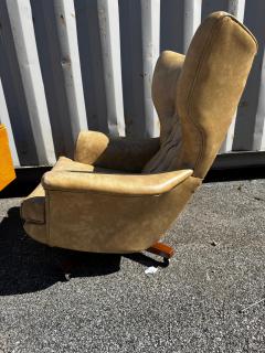 G Plan Vintage Creme Tufted Leather G Plan Swivel Lounge Chair and Ottoman - 4519262