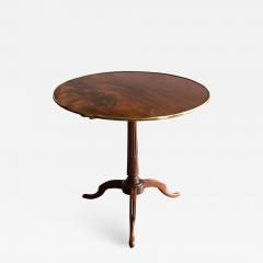 GEORGE III FLAME MAHOGANY TILT TOP TRIPOD TABLE Circa 1790 - 764313