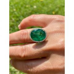 GIA certified 10 Carat Oval Cut Emerald set in 18k solid gold ring - 3632654