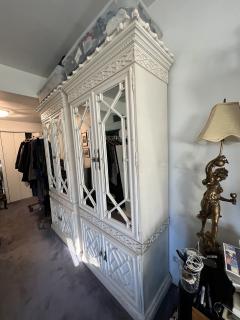 GLAMOROUS PAIR OF HOLLYWOOD REGENCY PAGODA FORM MIRRORED WALL CABINETS - 3367573