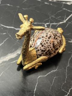 GOLD METAL GIRAFFE WITH COWRIE SHELL BODY SCULPTURE - 3519693