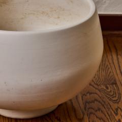 Gainey Ceramics Gainey Matte White Glazed Ceramic Planter circa 2000s - 4282869