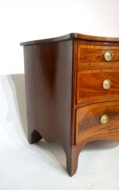 George Hepplewhite George III Mahogany and Satinwood Serpentine Commode - 2776646