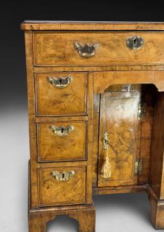 George I Figured Walnut Kneehole Desk - 4773783