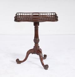George II Scalloped and Galleried Tea Table - 4735959