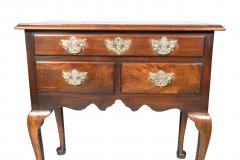 George II Walnut Lowboy - 4474377