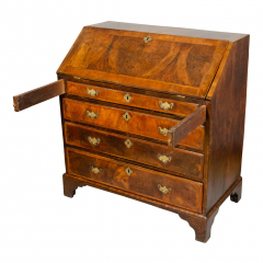 George II Walnut Slant Lid Desk - 2449540