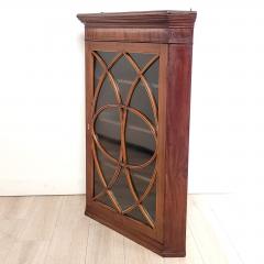 George III English Mahogany Corner Cabinet circa 1790 - 3705375