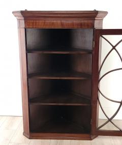 George III English Mahogany Corner Cabinet circa 1790 - 3705379